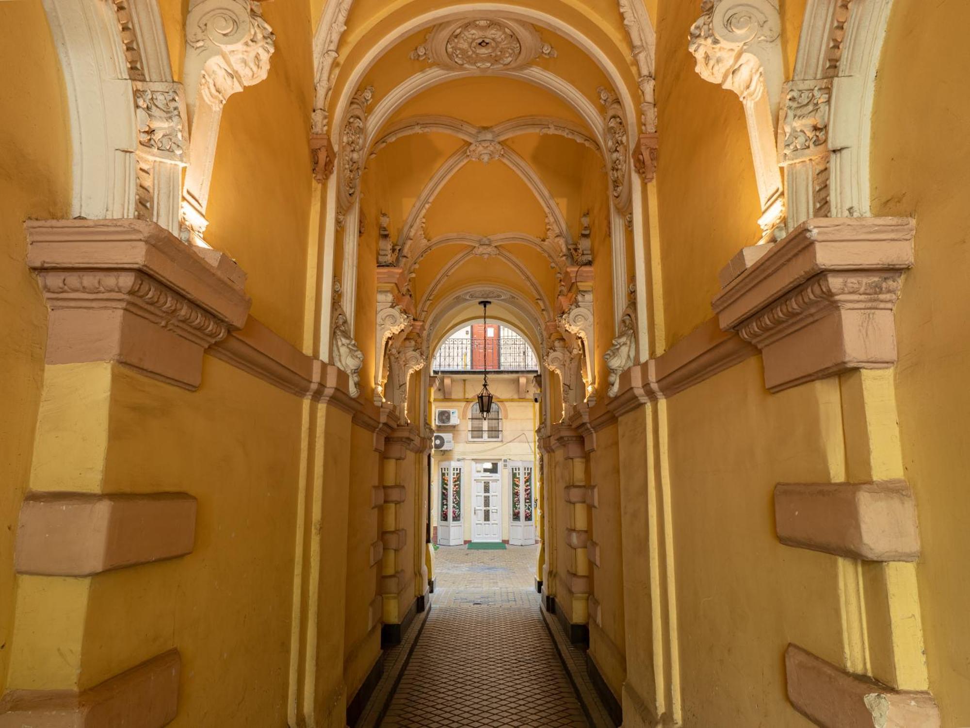 Standard Gallery, Budapest